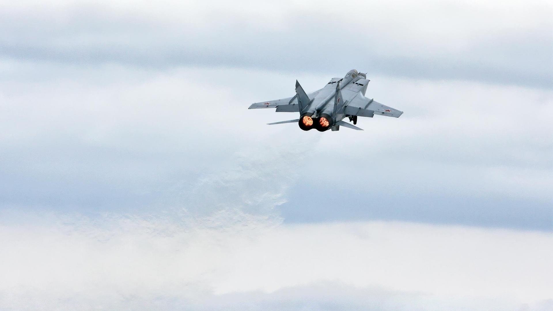 西甲球队采用机器学习预测对手传球线路变化,西甲联赛用球