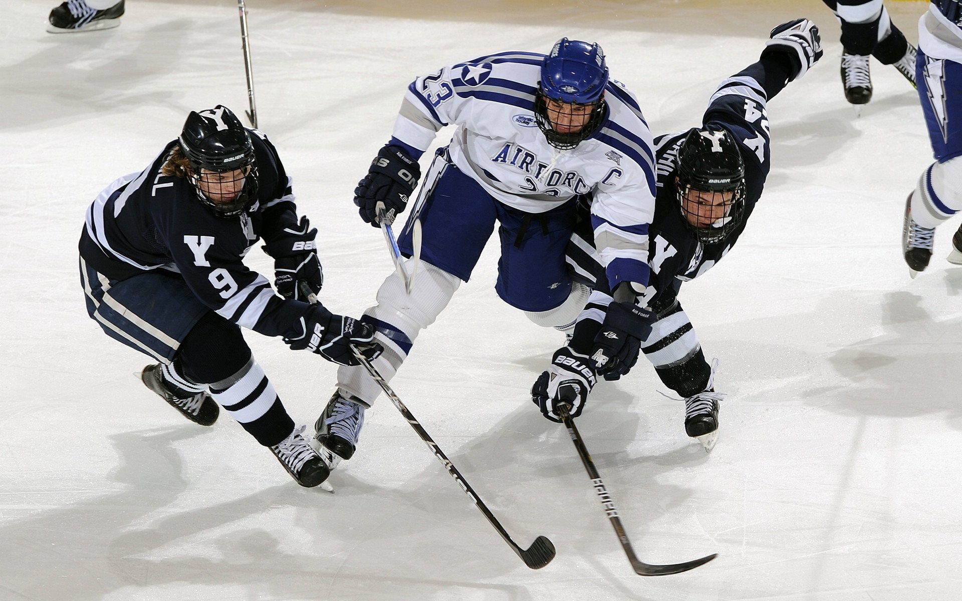 羽毛球混双项目热度提升引发关注，羽毛球混双啥意思