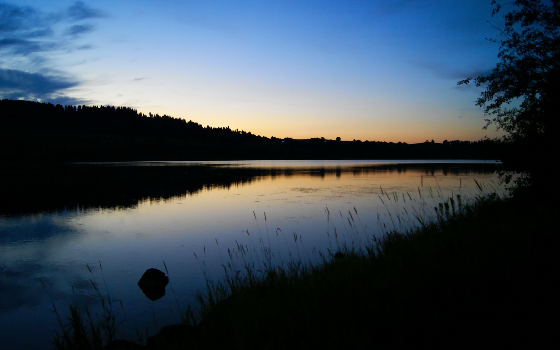 kaiyun开云体育-足球裁判紧缺，足协呼吁更多人参与，2020年足球裁判规则